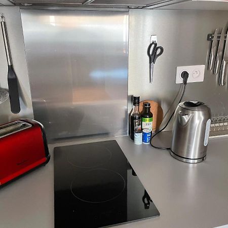 Appartement Mignon Calme Douillet Ascenseur Clim Etage Eleve Proche Parking Et Toutes Commodites Au Coeur Du Toulon Historique المظهر الخارجي الصورة