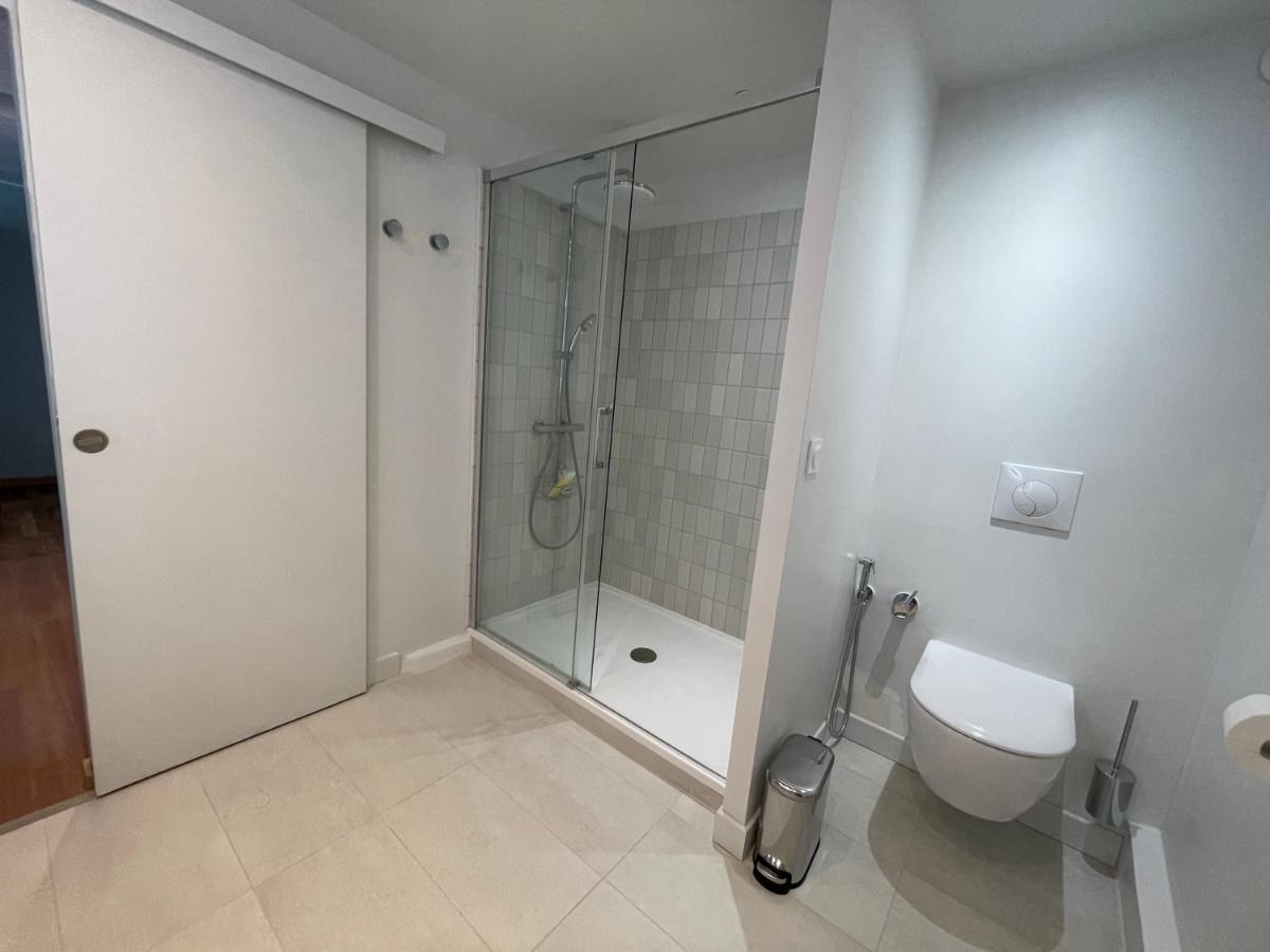 Appartement Mignon Calme Douillet Ascenseur Clim Etage Eleve Proche Parking Et Toutes Commodites Au Coeur Du Toulon Historique المظهر الخارجي الصورة
