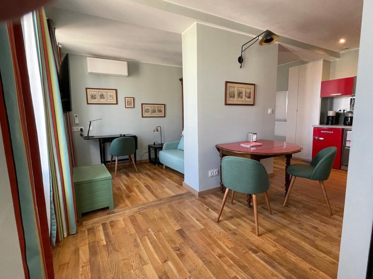 Appartement Mignon Calme Douillet Ascenseur Clim Etage Eleve Proche Parking Et Toutes Commodites Au Coeur Du Toulon Historique المظهر الخارجي الصورة