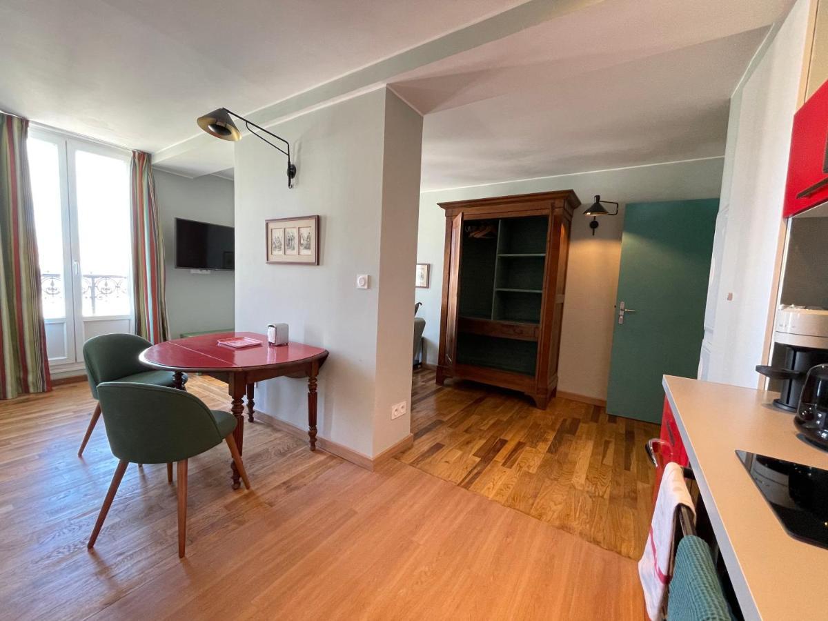 Appartement Mignon Calme Douillet Ascenseur Clim Etage Eleve Proche Parking Et Toutes Commodites Au Coeur Du Toulon Historique المظهر الخارجي الصورة