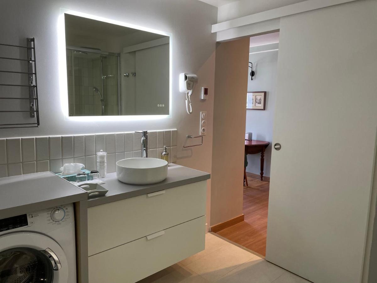 Appartement Mignon Calme Douillet Ascenseur Clim Etage Eleve Proche Parking Et Toutes Commodites Au Coeur Du Toulon Historique المظهر الخارجي الصورة