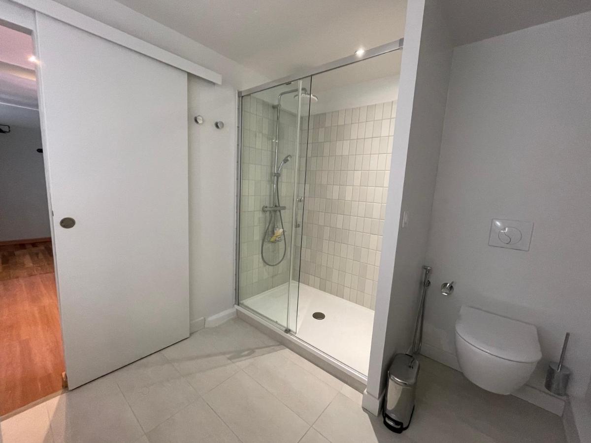 Appartement Mignon Calme Douillet Ascenseur Clim Etage Eleve Proche Parking Et Toutes Commodites Au Coeur Du Toulon Historique المظهر الخارجي الصورة