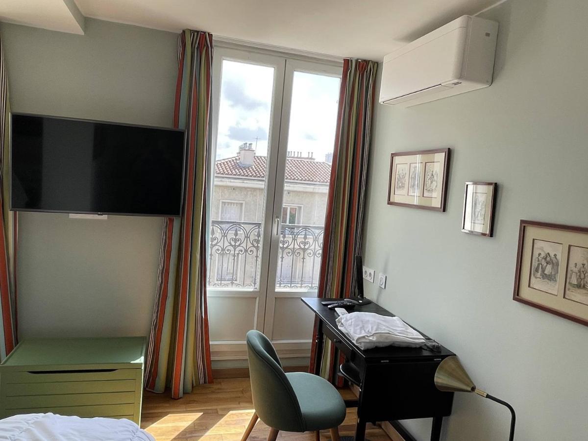 Appartement Mignon Calme Douillet Ascenseur Clim Etage Eleve Proche Parking Et Toutes Commodites Au Coeur Du Toulon Historique المظهر الخارجي الصورة