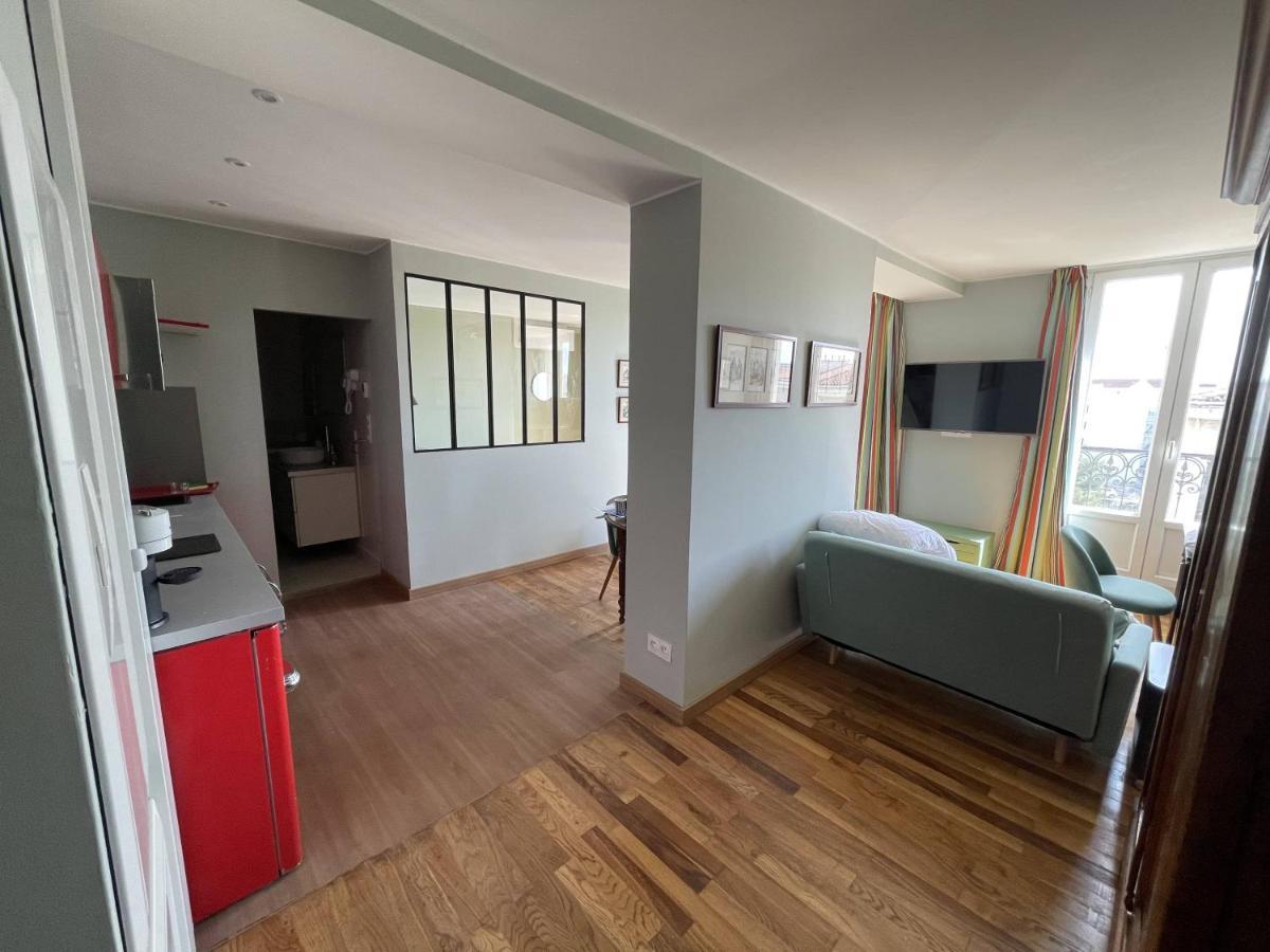 Appartement Mignon Calme Douillet Ascenseur Clim Etage Eleve Proche Parking Et Toutes Commodites Au Coeur Du Toulon Historique المظهر الخارجي الصورة