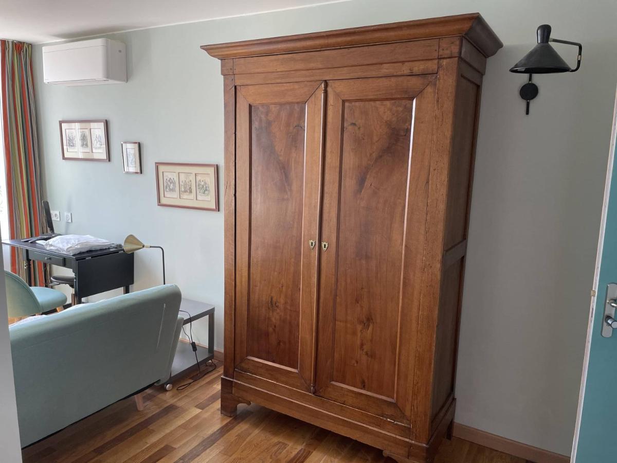 Appartement Mignon Calme Douillet Ascenseur Clim Etage Eleve Proche Parking Et Toutes Commodites Au Coeur Du Toulon Historique المظهر الخارجي الصورة