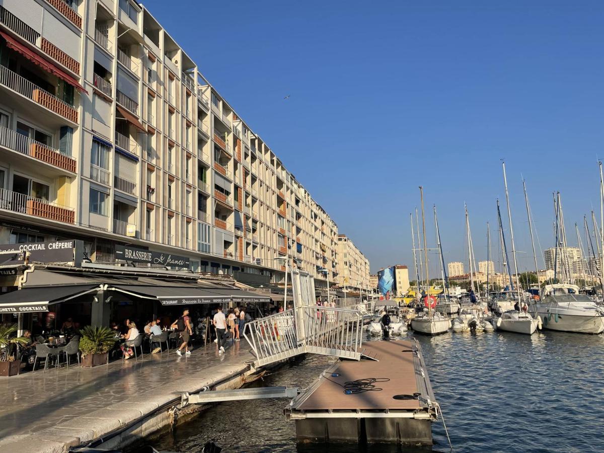 Appartement Mignon Calme Douillet Ascenseur Clim Etage Eleve Proche Parking Et Toutes Commodites Au Coeur Du Toulon Historique المظهر الخارجي الصورة