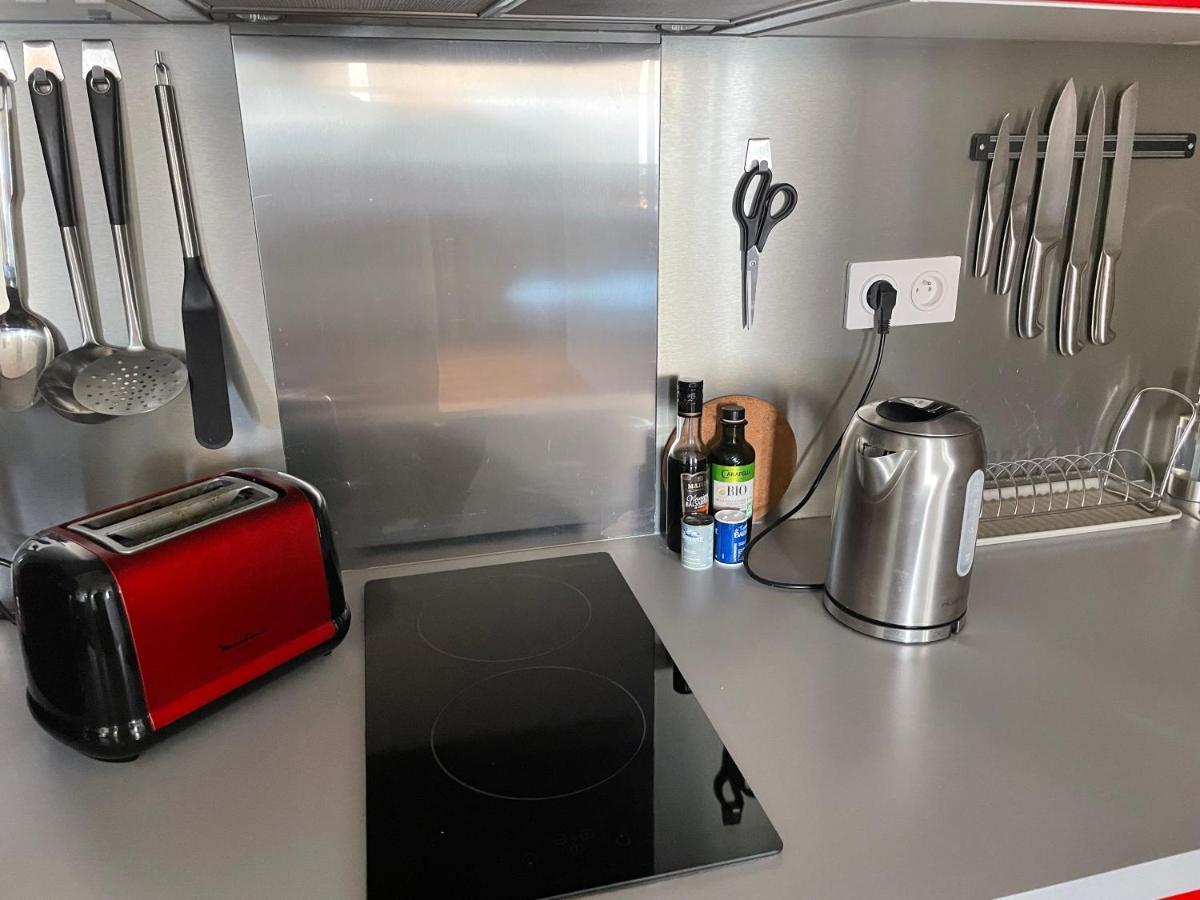 Appartement Mignon Calme Douillet Ascenseur Clim Etage Eleve Proche Parking Et Toutes Commodites Au Coeur Du Toulon Historique المظهر الخارجي الصورة