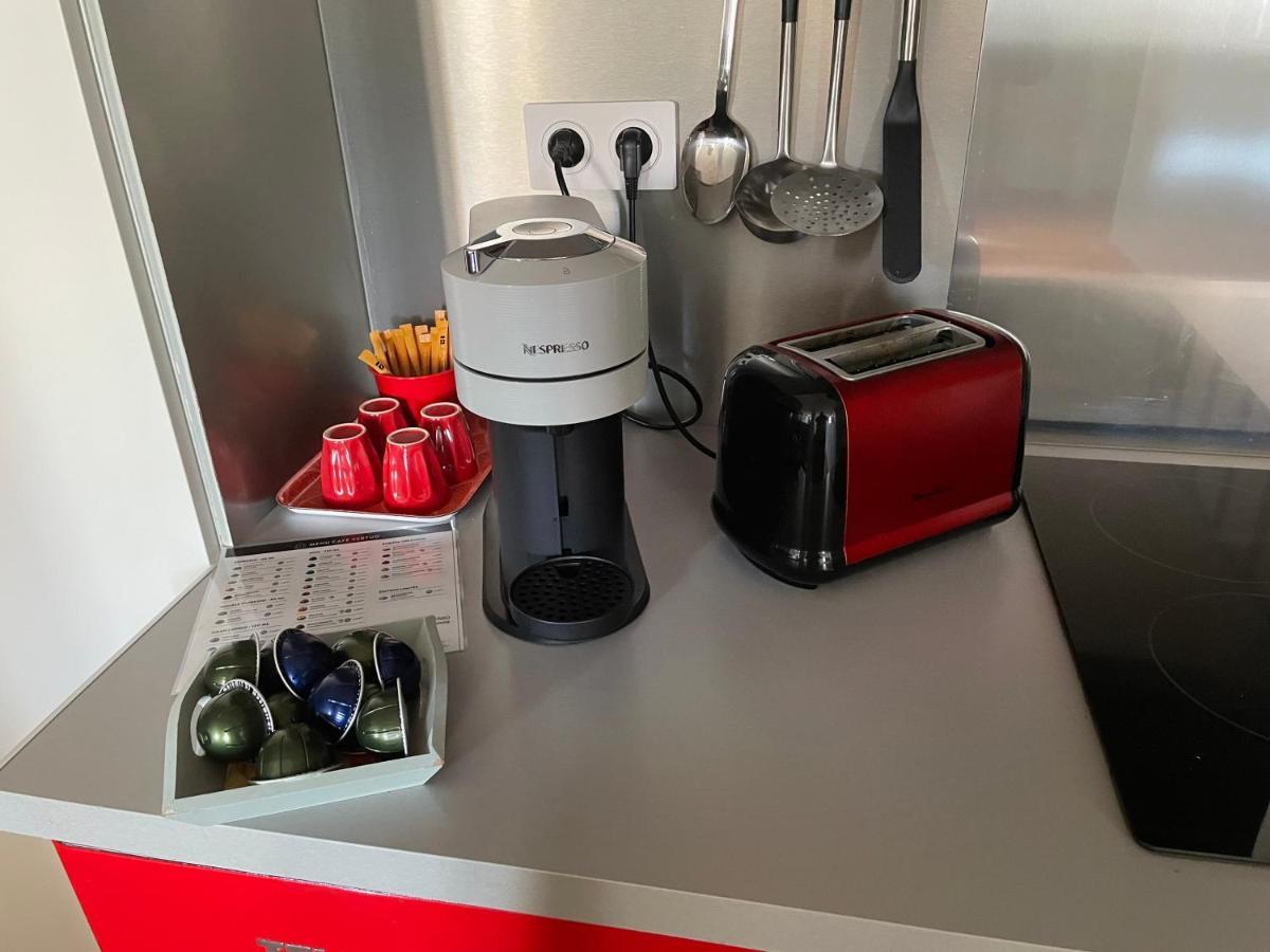 Appartement Mignon Calme Douillet Ascenseur Clim Etage Eleve Proche Parking Et Toutes Commodites Au Coeur Du Toulon Historique المظهر الخارجي الصورة