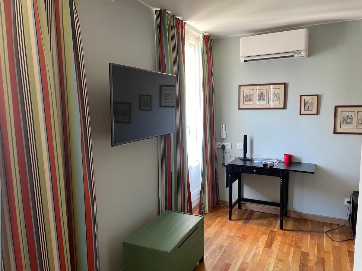 Appartement Mignon Calme Douillet Ascenseur Clim Etage Eleve Proche Parking Et Toutes Commodites Au Coeur Du Toulon Historique المظهر الخارجي الصورة