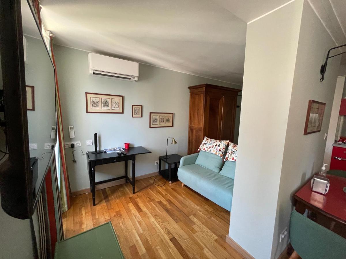 Appartement Mignon Calme Douillet Ascenseur Clim Etage Eleve Proche Parking Et Toutes Commodites Au Coeur Du Toulon Historique المظهر الخارجي الصورة