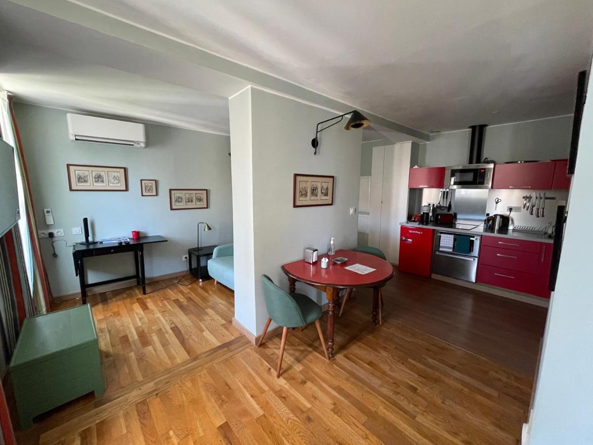 Appartement Mignon Calme Douillet Ascenseur Clim Etage Eleve Proche Parking Et Toutes Commodites Au Coeur Du Toulon Historique المظهر الخارجي الصورة