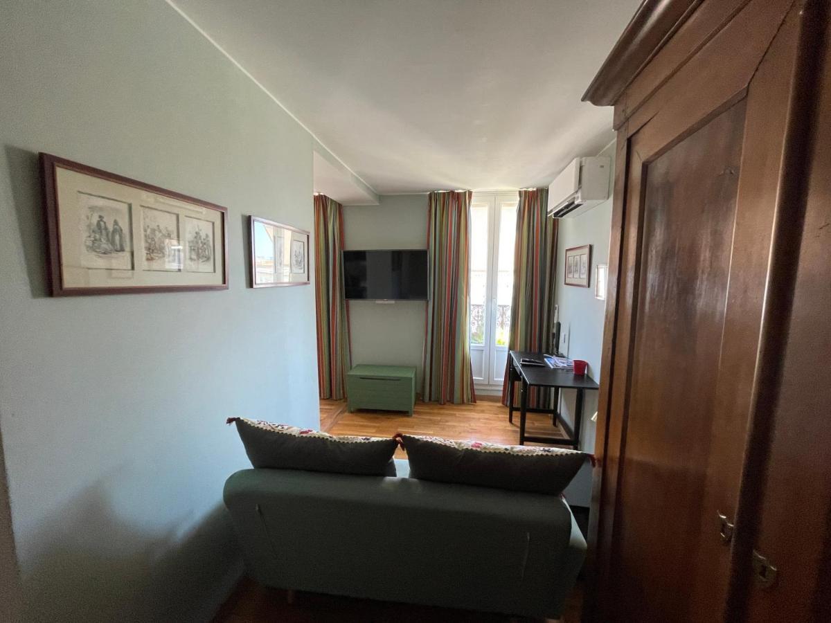 Appartement Mignon Calme Douillet Ascenseur Clim Etage Eleve Proche Parking Et Toutes Commodites Au Coeur Du Toulon Historique المظهر الخارجي الصورة